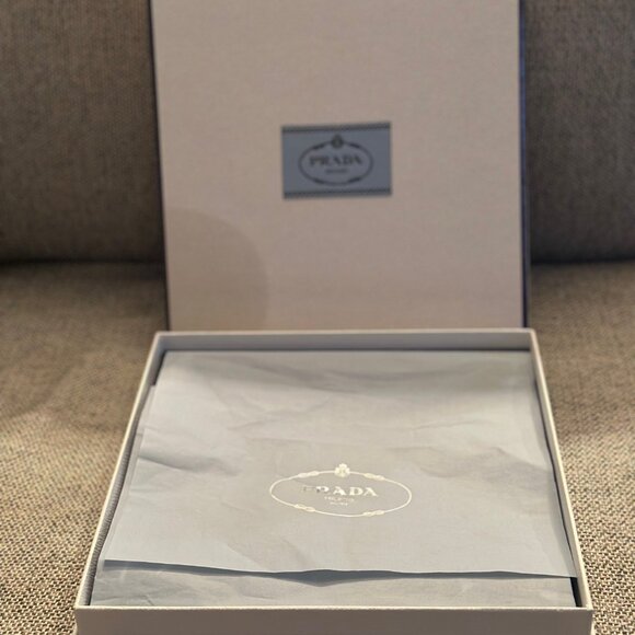 Prada 90 x 90 cm Silk Scarf with Box (never worn) - Picture 8 of 9